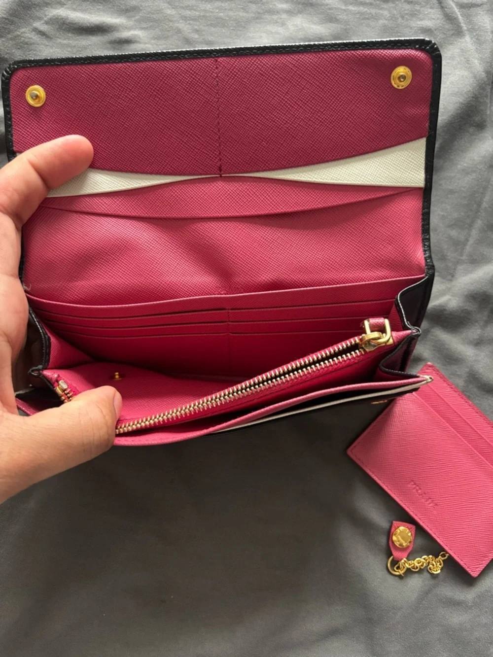 Prada wallet - Picture 3 of 9